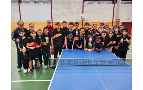 Remise Serviettes du Club aux jeunes